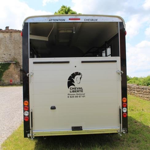 Van-Maxi-4-Cheval-Liberte-2.jpeg Van Maxi 4 Cheval Liberté
